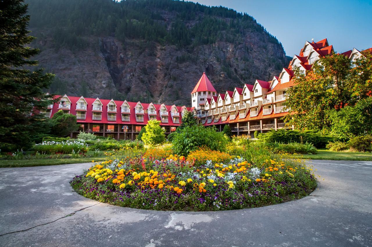 Three Valley Lake Chateau Revelstoke Extérieur photo